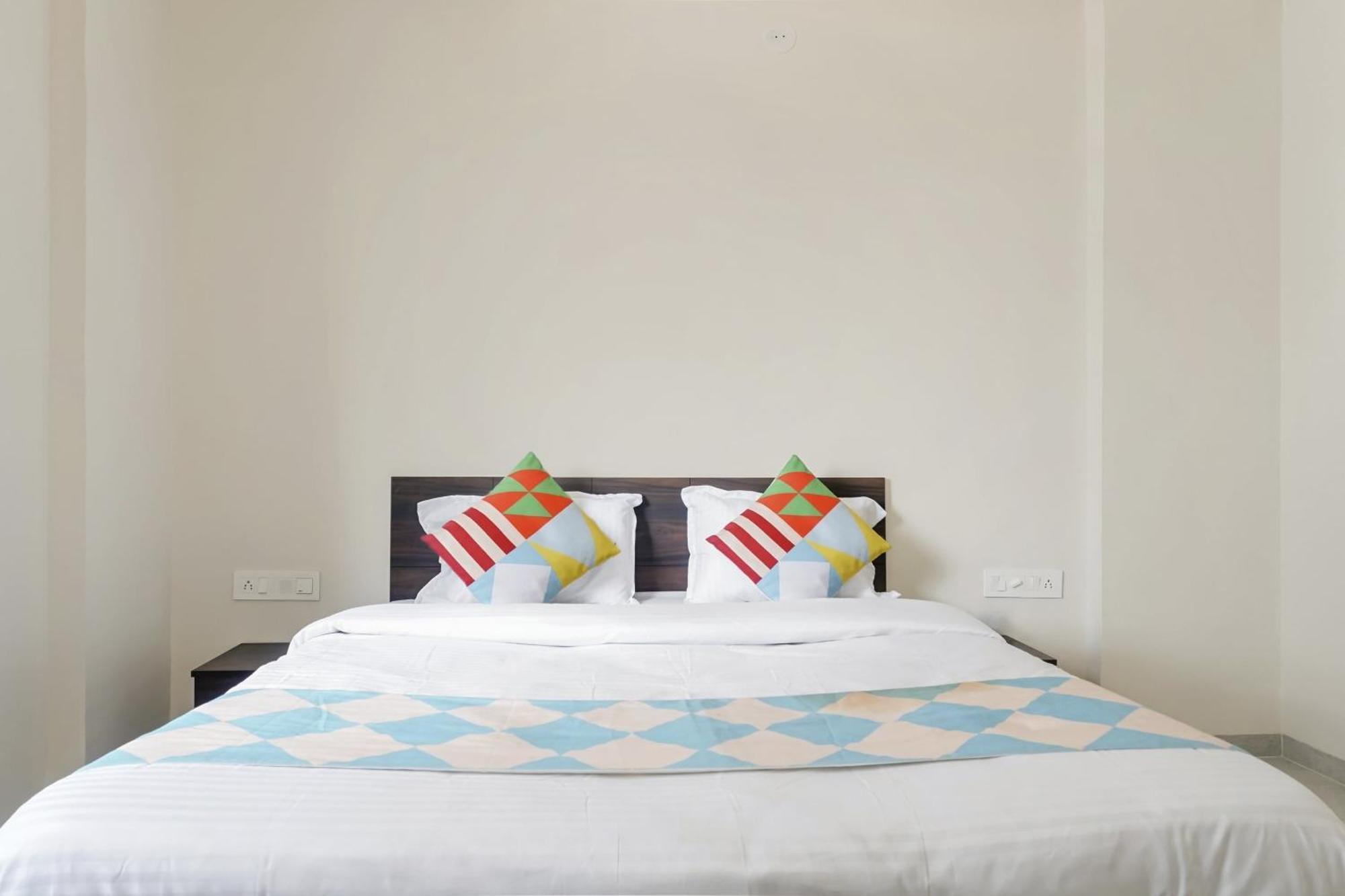 Hotel O Home Elegant Prime Ville Chinchvad Екстер'єр фото