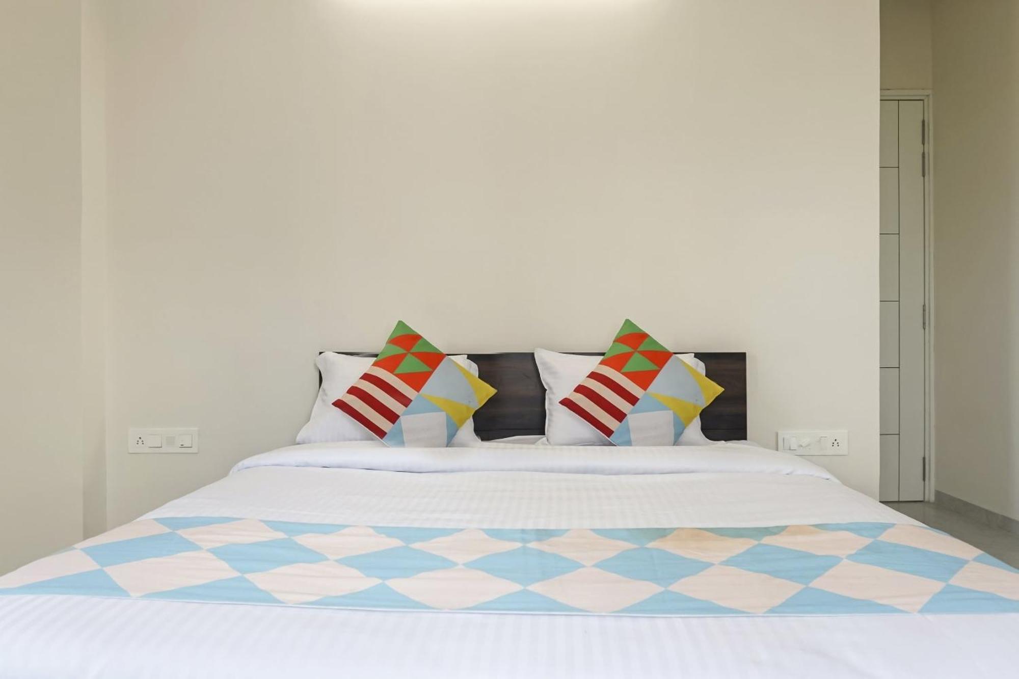 Hotel O Home Elegant Prime Ville Chinchvad Екстер'єр фото