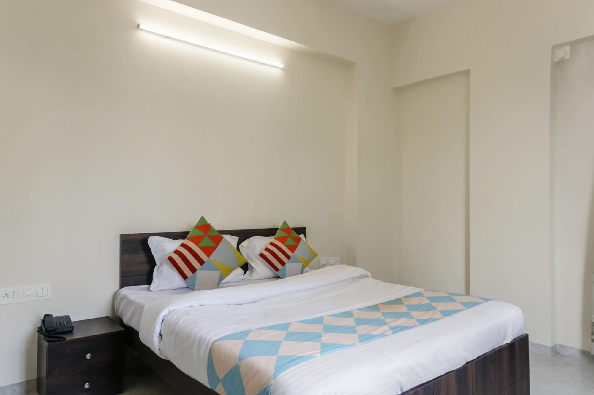 Hotel O Home Elegant Prime Ville Chinchvad Екстер'єр фото