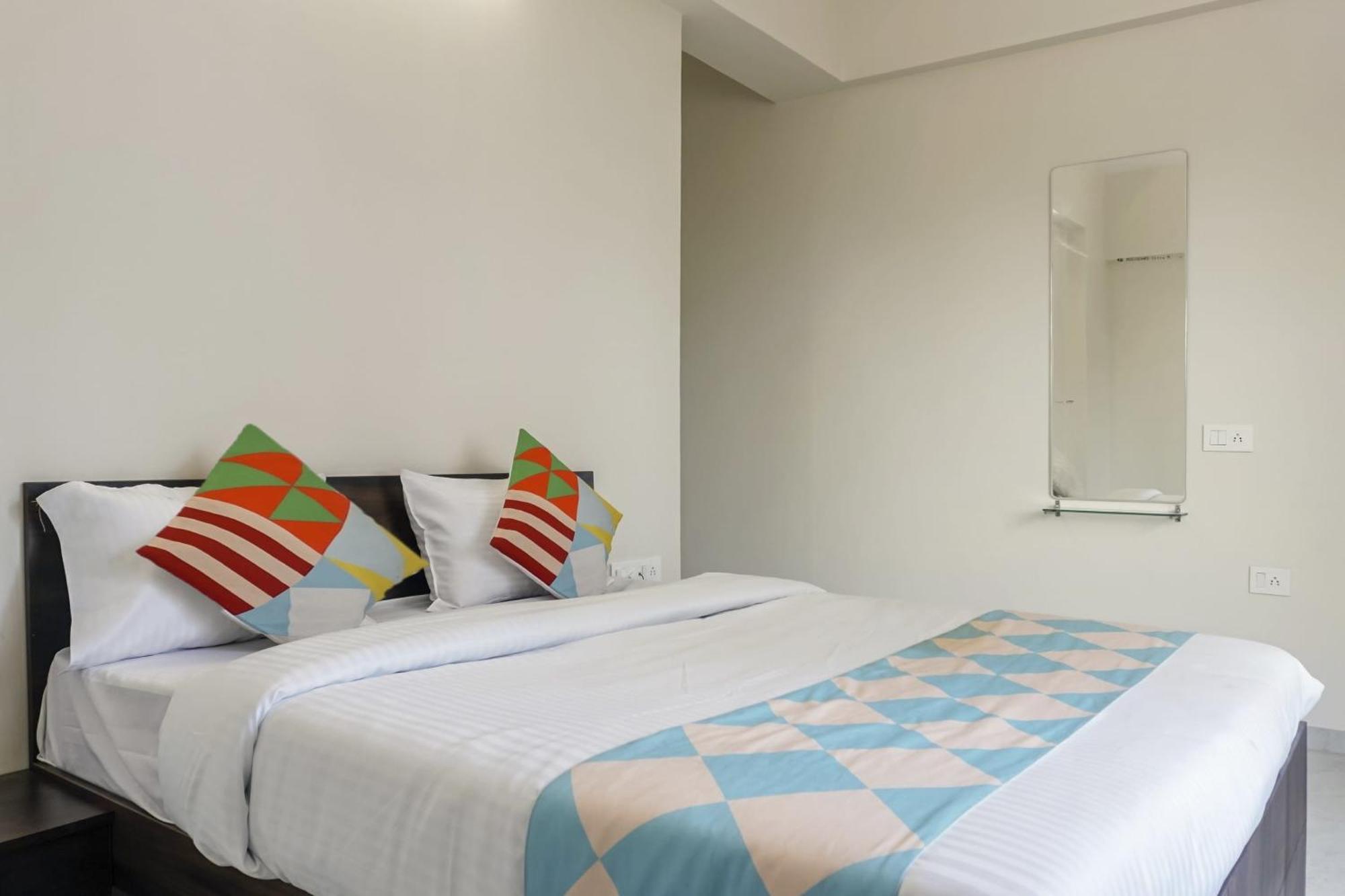 Hotel O Home Elegant Prime Ville Chinchvad Екстер'єр фото